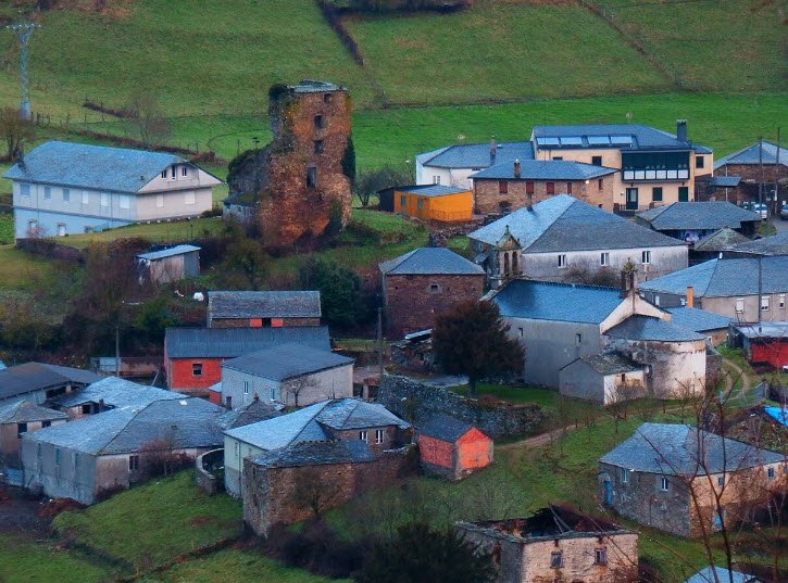Castelo da Pobra de Burón, Spain
